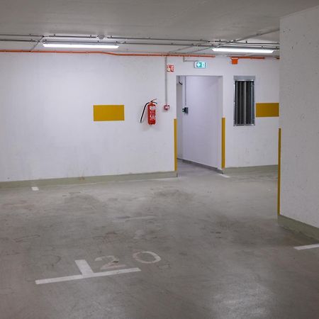 Cityscape Apartment ~ Ac/Indoor Parking/Balcony บูดาเปสต์ ภายนอก รูปภาพ