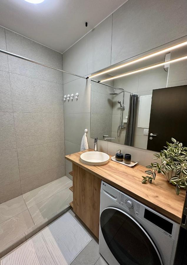 Cityscape Apartment ~ Ac/Indoor Parking/Balcony บูดาเปสต์ ภายนอก รูปภาพ